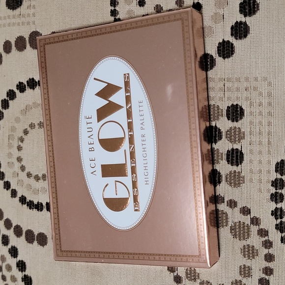 Ace Beaute Glow Essentials Highlighter Palette - Picture 2 of 6